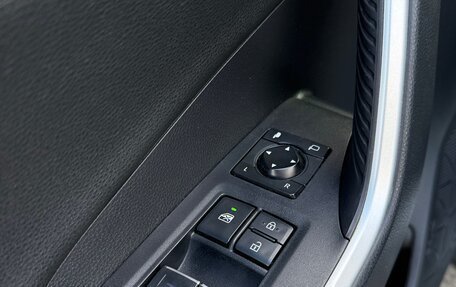 Toyota RAV4, 2021 год, 3 650 000 рублей, 8 фотография