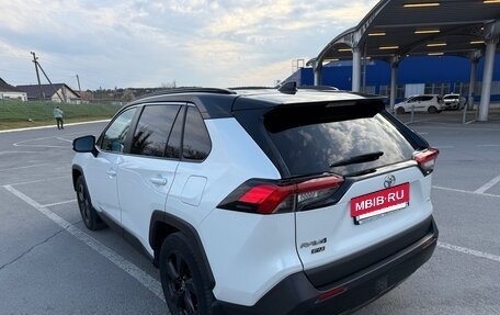 Toyota RAV4, 2021 год, 3 650 000 рублей, 5 фотография