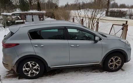 KIA Sportage IV рестайлинг, 2020 год, 2 100 000 рублей, 2 фотография