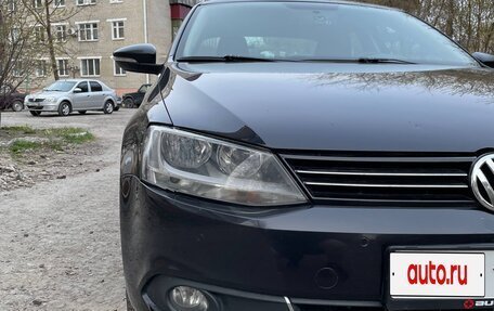 Volkswagen Jetta VI, 2012 год, 900 000 рублей, 2 фотография