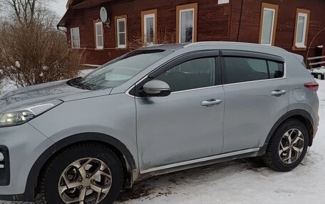 KIA Sportage IV рестайлинг, 2020 год, 2 100 000 рублей, 3 фотография