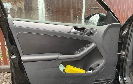 Volkswagen Jetta VI, 2012 год, 900 000 рублей, 16 фотография