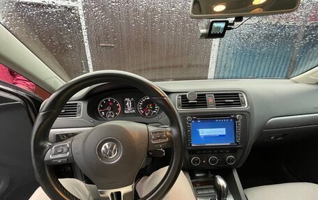 Volkswagen Jetta VI, 2012 год, 900 000 рублей, 23 фотография