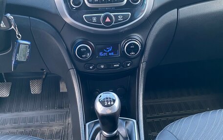 Hyundai Solaris II рестайлинг, 2016 год, 1 000 000 рублей, 10 фотография