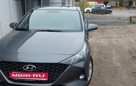 Hyundai Solaris II рестайлинг, 2021 год, 1 400 000 рублей, 2 фотография