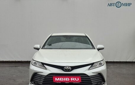 Toyota Camry, 2021 год, 3 330 000 рублей, 2 фотография