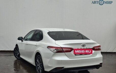 Toyota Camry, 2021 год, 3 330 000 рублей, 7 фотография