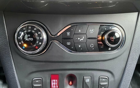 Renault Sandero II рестайлинг, 2018 год, 1 050 000 рублей, 17 фотография