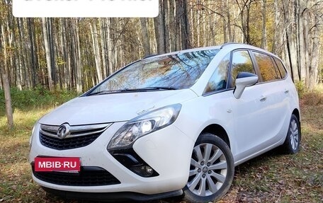 Opel Zafira C рестайлинг, 2013 год, 975 000 рублей, 1 фотография