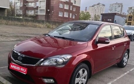 KIA cee'd I рестайлинг, 2011 год, 659 000 рублей, 2 фотография