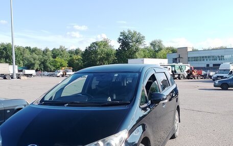 Toyota Wish II, 2013 год, 1 330 000 рублей, 24 фотография