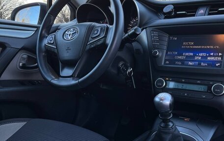 Toyota Avensis III рестайлинг, 2017 год, 1 900 000 рублей, 10 фотография