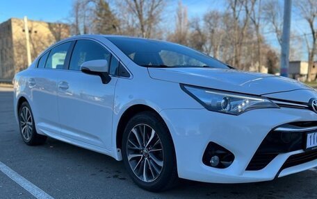 Toyota Avensis III рестайлинг, 2017 год, 1 900 000 рублей, 3 фотография
