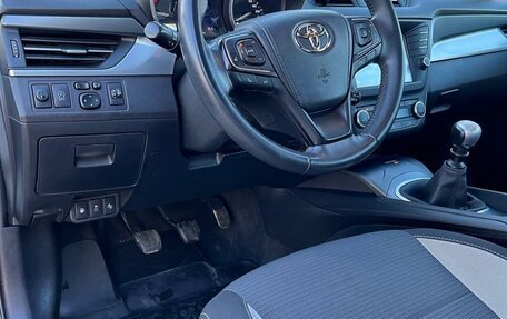 Toyota Avensis III рестайлинг, 2017 год, 1 900 000 рублей, 11 фотография