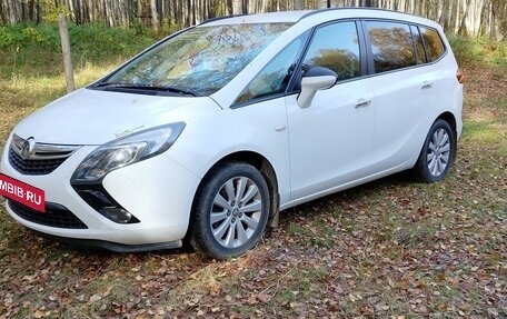 Opel Zafira C рестайлинг, 2013 год, 975 000 рублей, 2 фотография