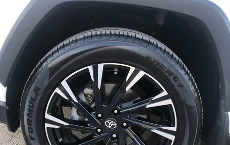 Toyota RAV4, 2019 год, 3 200 000 рублей, 10 фотография