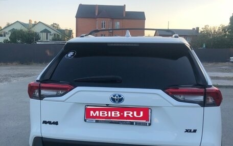 Toyota RAV4, 2019 год, 3 200 000 рублей, 4 фотография