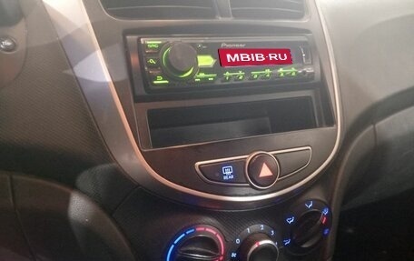 Hyundai Solaris II рестайлинг, 2015 год, 899 000 рублей, 6 фотография