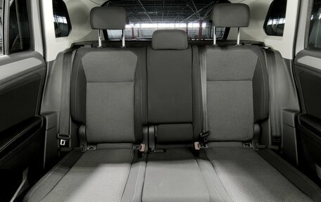 Volkswagen Tiguan II, 2020 год, 2 470 000 рублей, 16 фотография