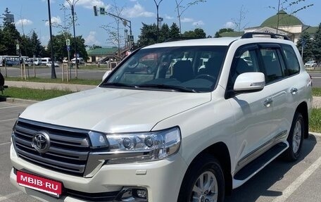 Toyota Land Cruiser 200, 2015 год, 8 700 000 рублей, 2 фотография