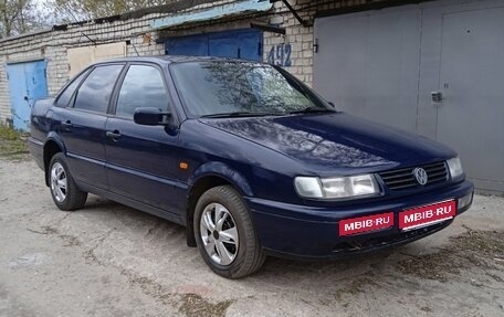 Volkswagen Passat B4, 1995 год, 220 000 рублей, 1 фотография