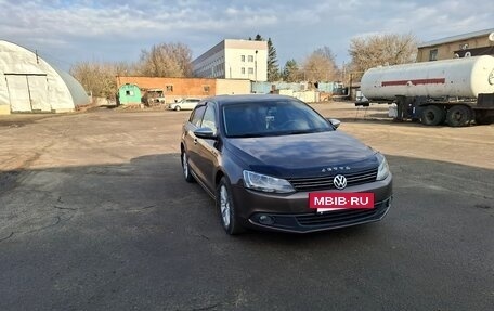 Volkswagen Jetta VI, 2011 год, 650 000 рублей, 8 фотография
