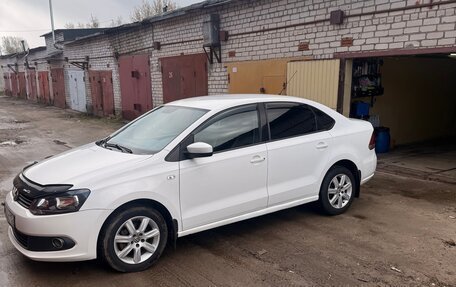 Volkswagen Polo VI (EU Market), 2012 год, 715 000 рублей, 2 фотография