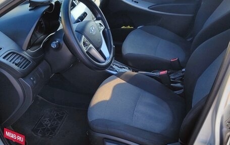 Hyundai Solaris II рестайлинг, 2013 год, 850 000 рублей, 4 фотография