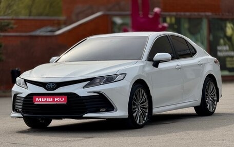 Toyota Camry, 2021 год, 2 790 000 рублей, 1 фотография