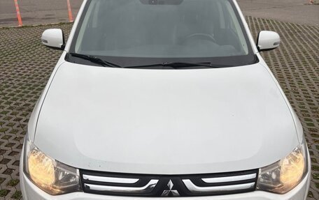 Mitsubishi Outlander III рестайлинг 3, 2012 год, 1 150 000 рублей, 1 фотография