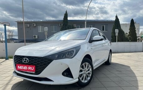 Hyundai Solaris II рестайлинг, 2021 год, 1 700 000 рублей, 1 фотография