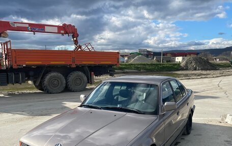 BMW 5 серия, 1990 год, 385 000 рублей, 1 фотография