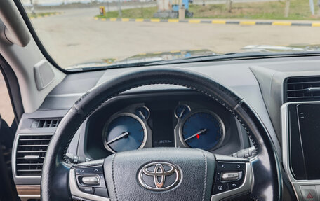 Toyota Land Cruiser Prado 150 рестайлинг 2, 2017 год, 4 200 000 рублей, 16 фотография