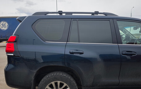 Toyota Land Cruiser Prado 150 рестайлинг 2, 2017 год, 4 200 000 рублей, 21 фотография