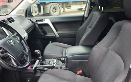Toyota Land Cruiser Prado 150 рестайлинг 2, 2017 год, 4 200 000 рублей, 15 фотография