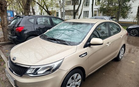 KIA Rio III рестайлинг, 2015 год, 900 000 рублей, 2 фотография