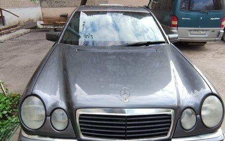 Mercedes-Benz E-Класс, 1999 год, 800 000 рублей, 6 фотография