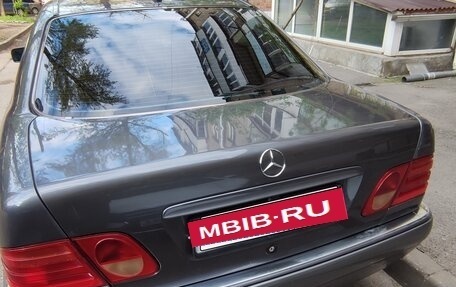 Mercedes-Benz E-Класс, 1999 год, 800 000 рублей, 3 фотография