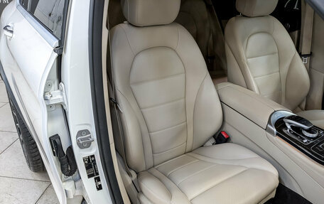 Mercedes-Benz GLC, 2019 год, 3 990 000 рублей, 22 фотография