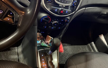 Hyundai Solaris II рестайлинг, 2011 год, 750 000 рублей, 3 фотография