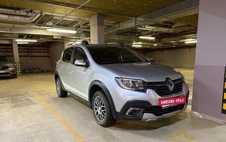 Renault Sandero II рестайлинг, 2019 год, 1 200 000 рублей, 2 фотография