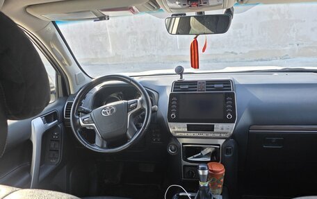 Toyota Land Cruiser Prado 150 рестайлинг 2, 2021 год, 6 000 000 рублей, 4 фотография