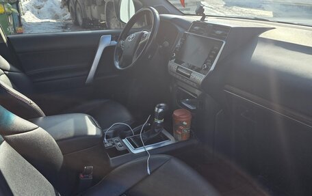 Toyota Land Cruiser Prado 150 рестайлинг 2, 2021 год, 6 000 000 рублей, 3 фотография