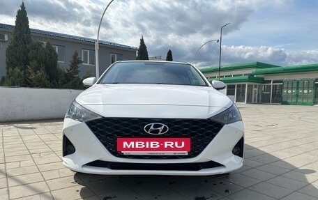 Hyundai Solaris II рестайлинг, 2021 год, 1 700 000 рублей, 3 фотография