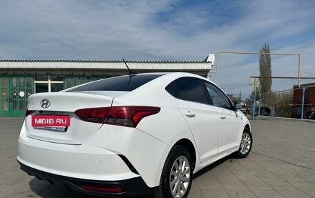 Hyundai Solaris II рестайлинг, 2021 год, 1 700 000 рублей, 6 фотография