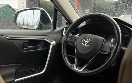 Toyota RAV4, 2019 год, 3 550 000 рублей, 6 фотография