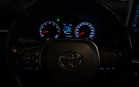 Toyota RAV4, 2019 год, 3 550 000 рублей, 10 фотография