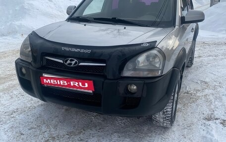 Hyundai Tucson III, 2004 год, 600 000 рублей, 2 фотография