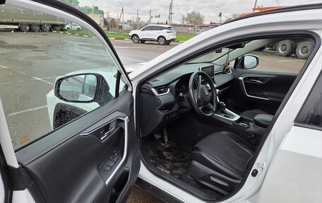 Toyota RAV4, 2021 год, 3 600 000 рублей, 9 фотография