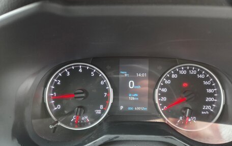 Toyota RAV4, 2021 год, 3 600 000 рублей, 10 фотография